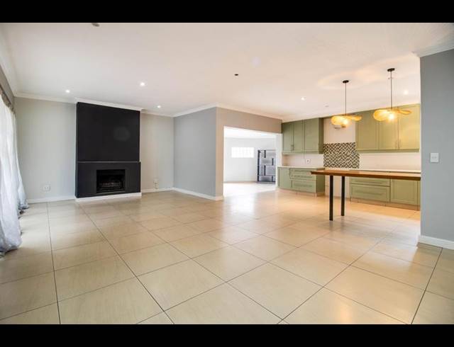 4 BEDROOM HOUSE FOR SALE IN WINDSOR GLEN